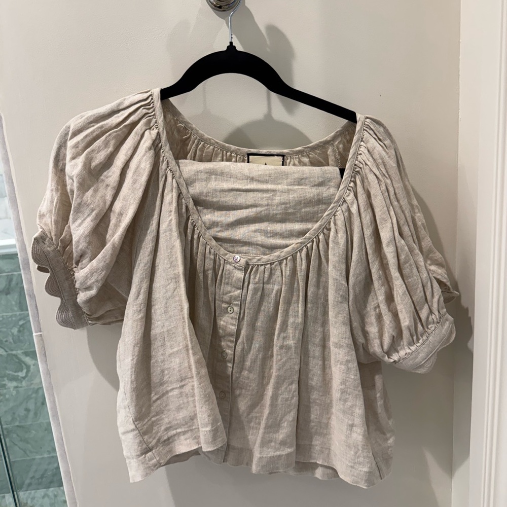 Tuckernuck Cream Gathered Peasant Blouse and shorts